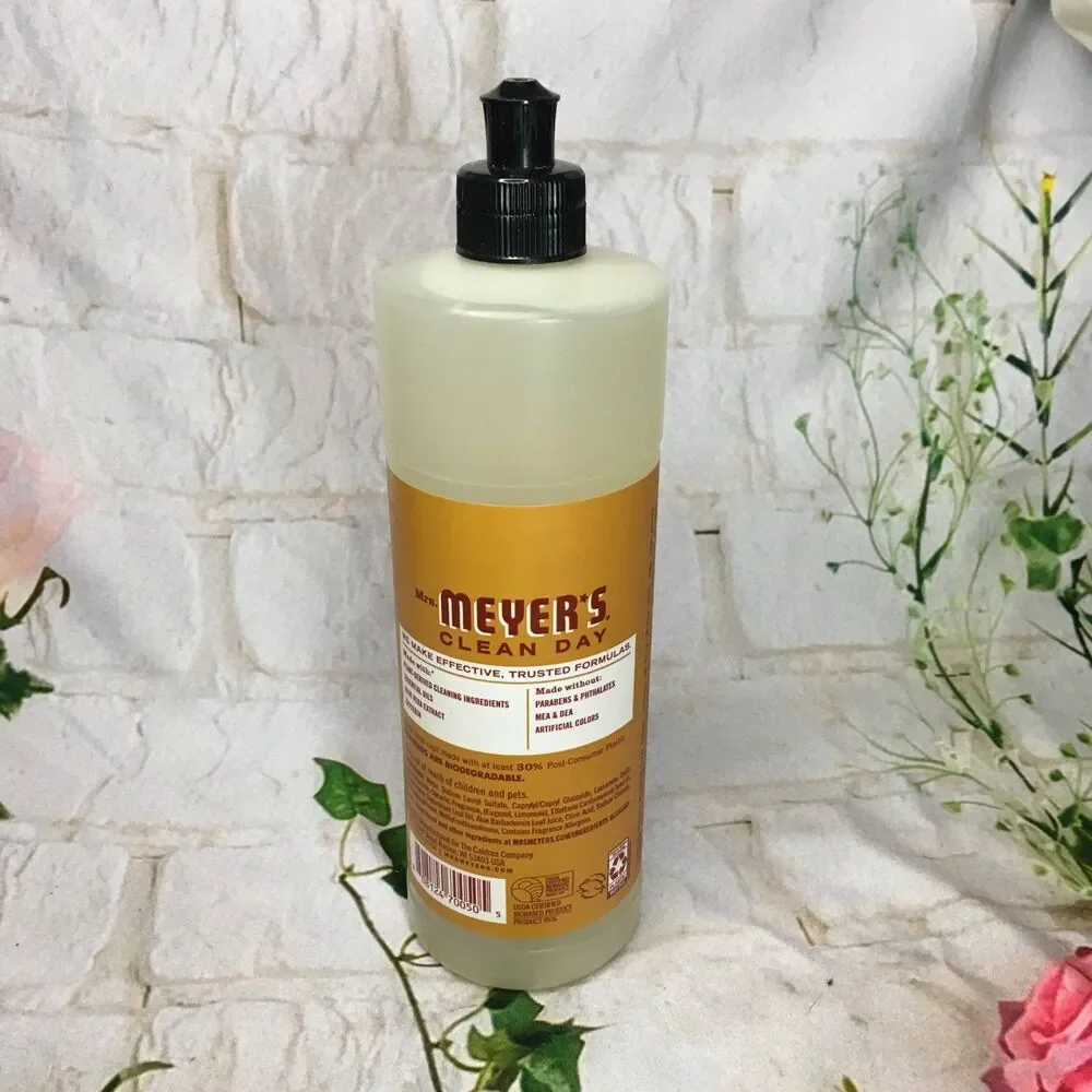 Mrs. Meyer’s 16 fl oz Dish Soap Apple Cider limited edition new